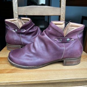 Purple Leather Wanda Panda booties 👢